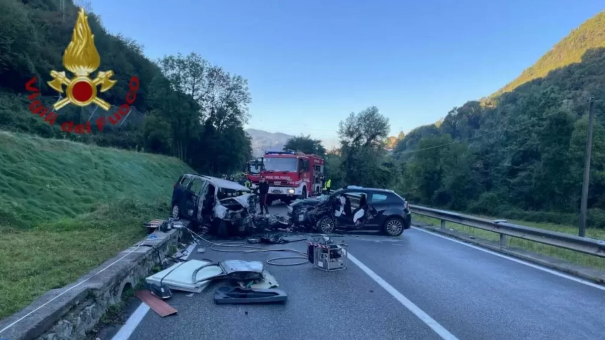 Schianto mostruoso, una vettura prende fuoco: ci sono vittime
