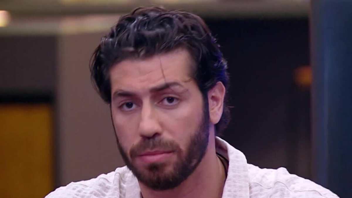 Jonas sempre più isolato al Grande Fratello: scontri accesi con Omer e Domenico Jonas sempre più isolato al Grande Fratello: scontri accesi con Omer e Domenico