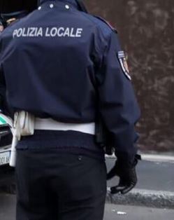 San Giuliano Milanese, anziana trovata morta in casa: il corpo scoperto dopo anni durante un controllo amministrativo