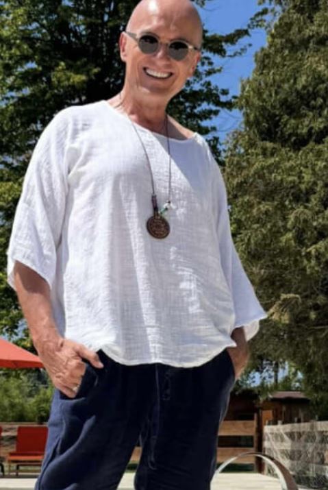 Alfonso Signorini si sposa! Chi è il (ricco) compagno, da quanto stanno insieme e tutti i dettagli