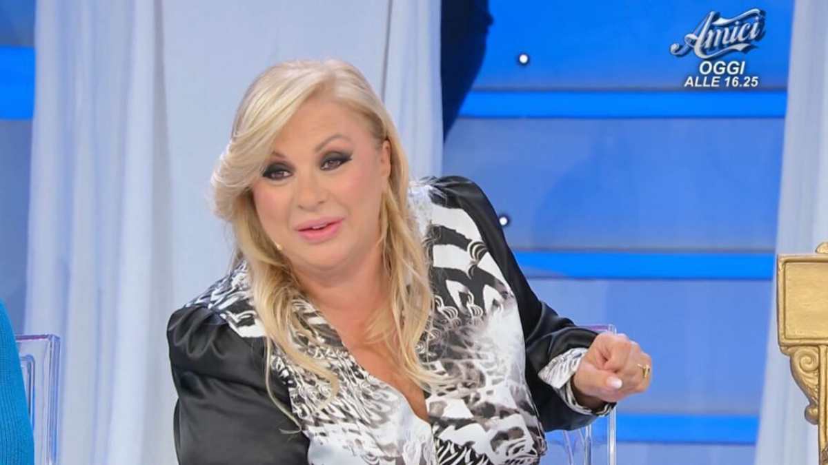 abbassiamola ued maria costretta a censurare tina cipollari cosa 232 successo