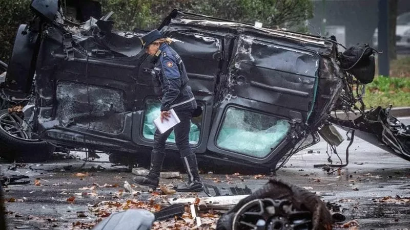 Auto ribaltata e in fiamme a Milano, luogo dell'incidente mortale