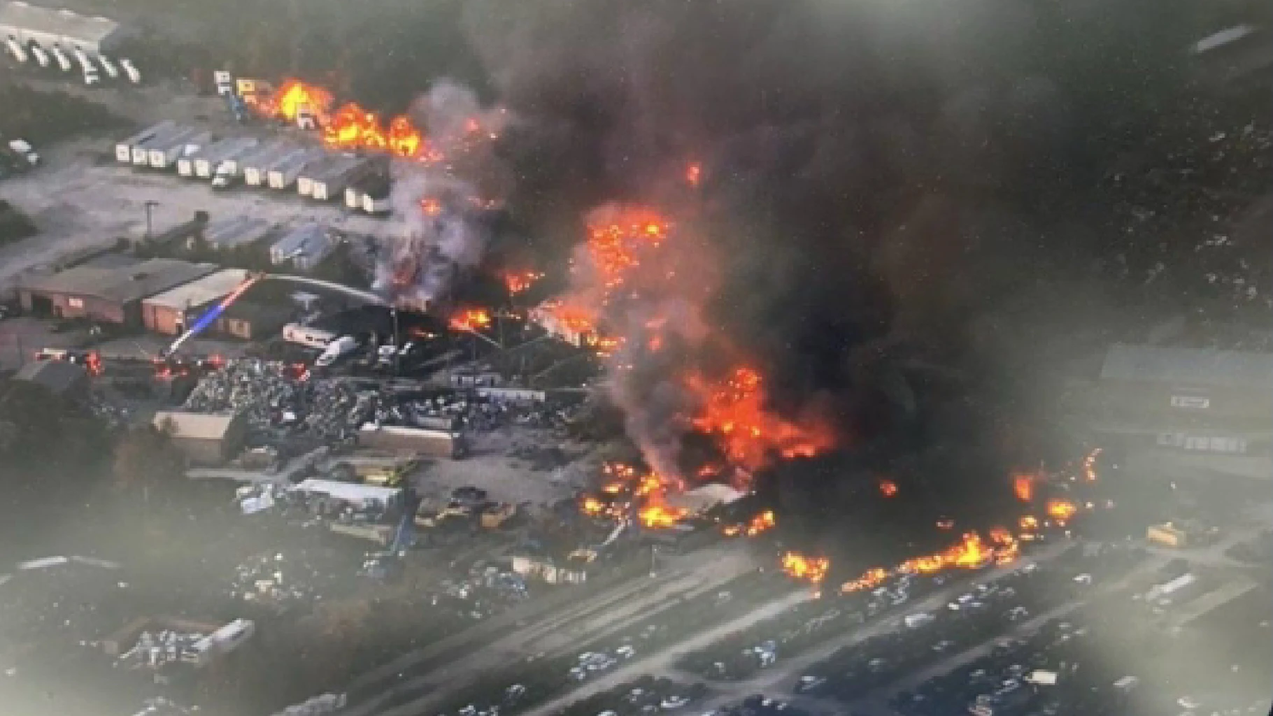 aereo si schianta sull8217aeroporto 233 strage morti e feriti video