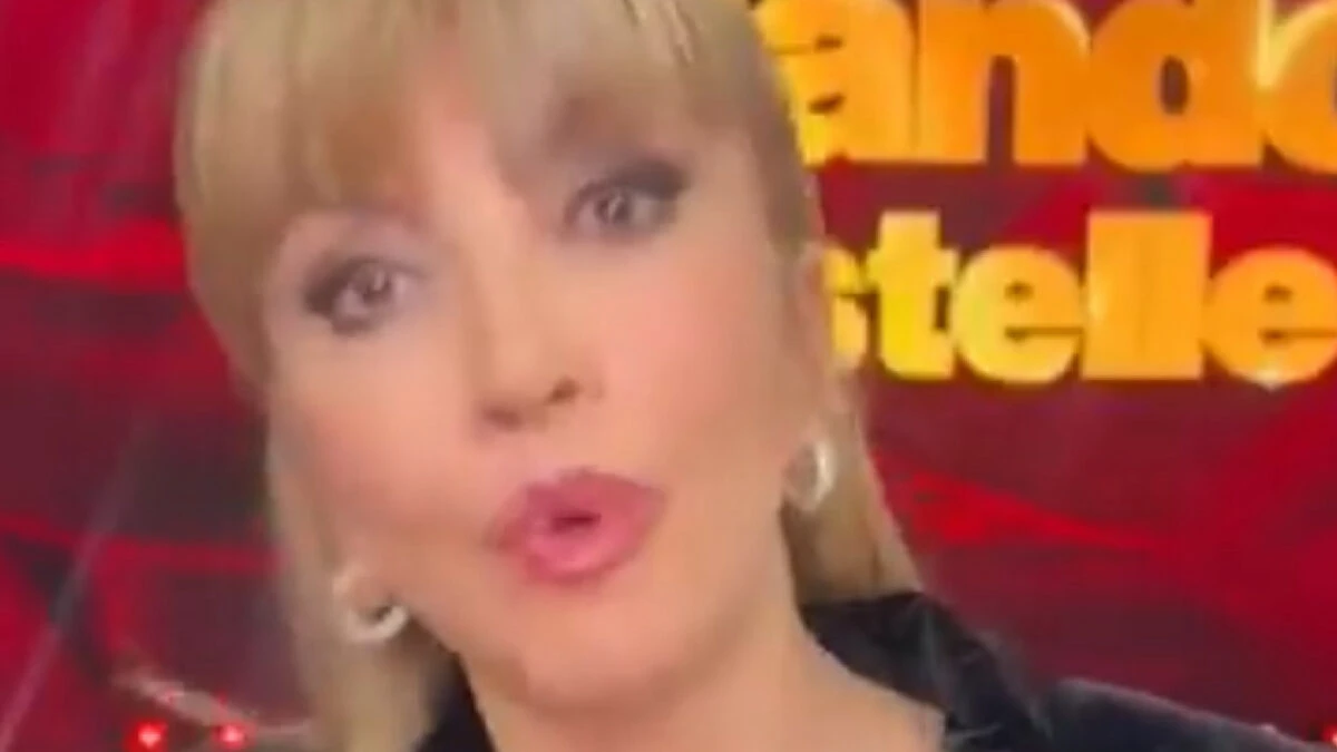 Esibizione emozionante di Ballando con le stelle con i concorrenti in gara