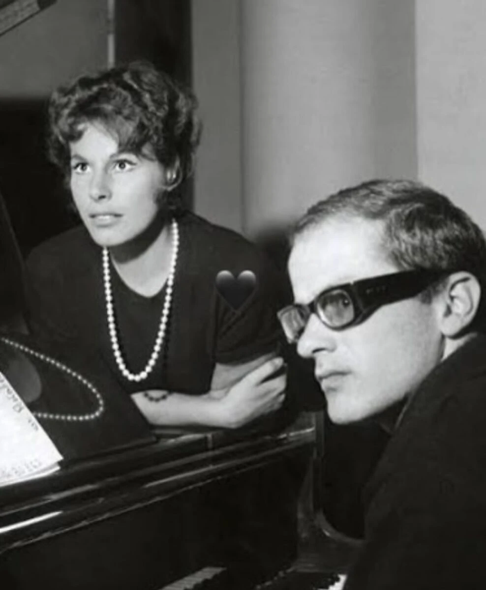 Cuore di rose gialle in ricordo di Ornella Vanoni