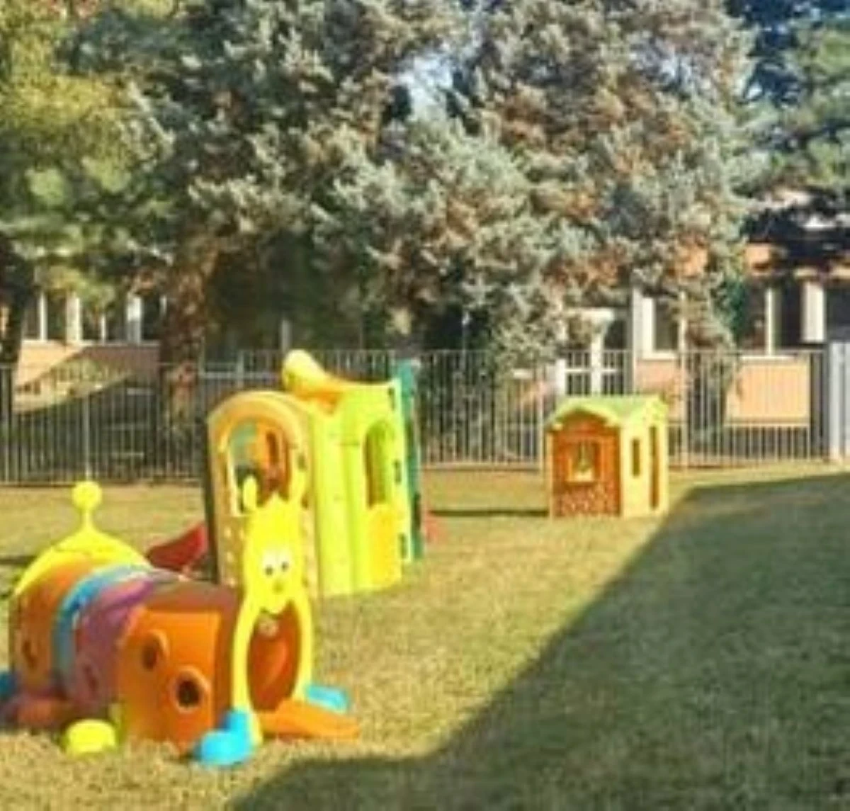 Giardino dell’asilo nido di Soci, area sotto sequestro dopo la tragedia