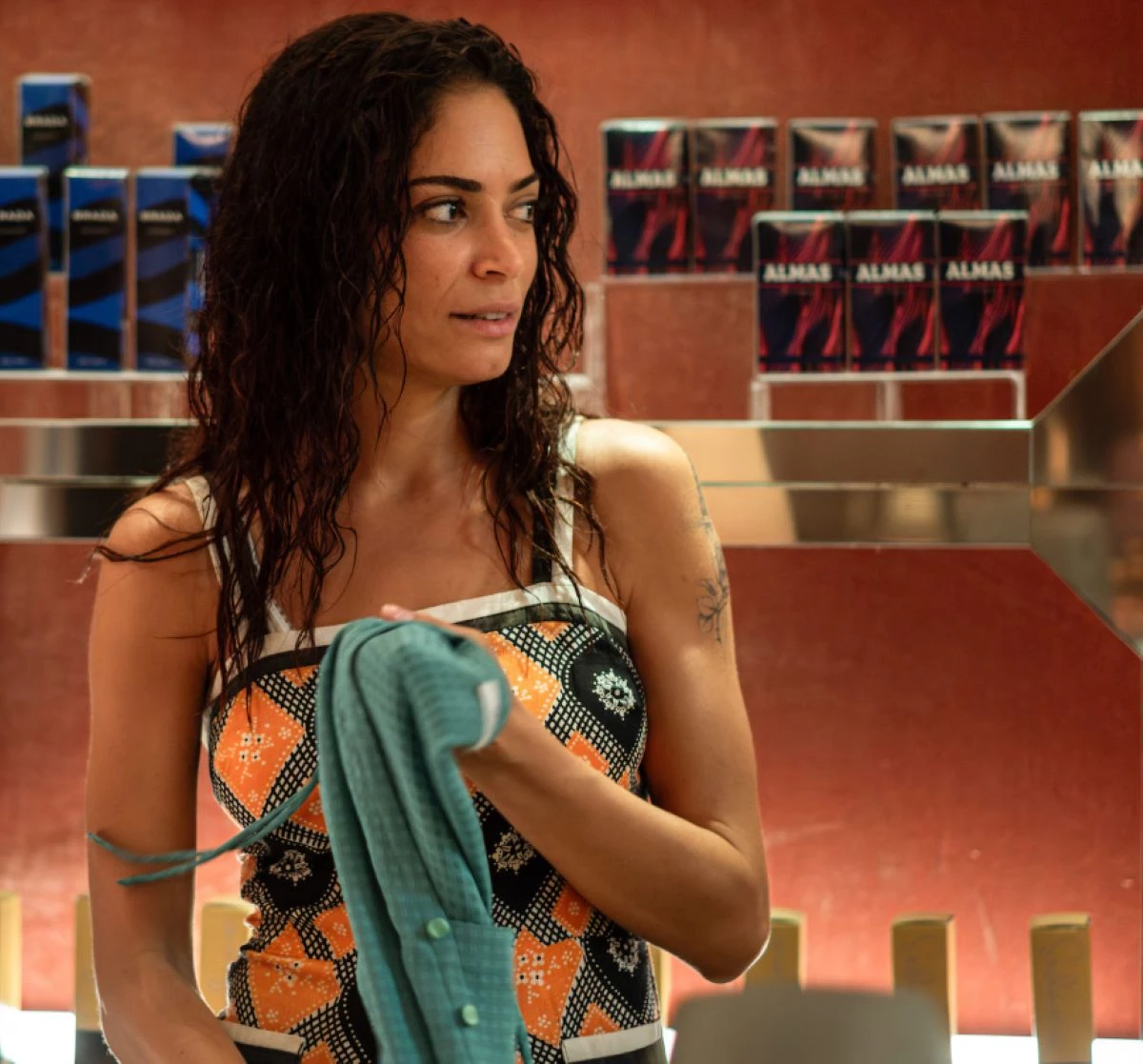 Elodie riceve un premio per il cinema