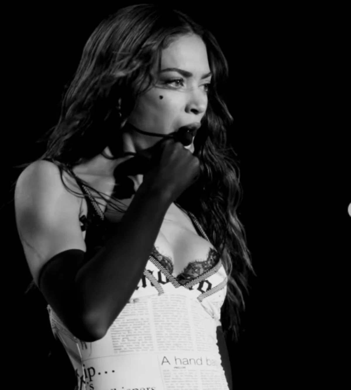 Elodie in primo piano durante un evento