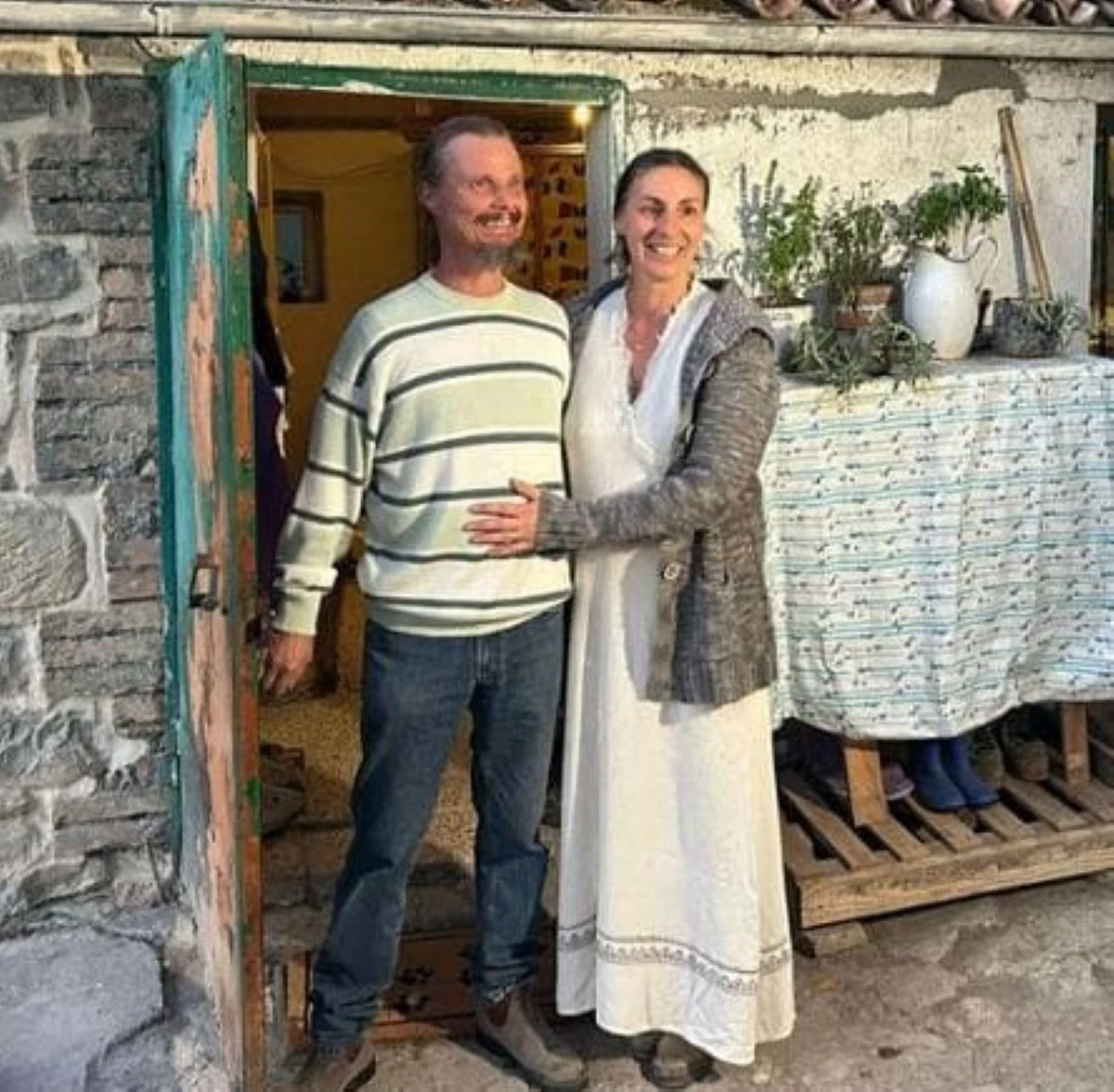 Panoramica della famiglia nel bosco di Palmoli