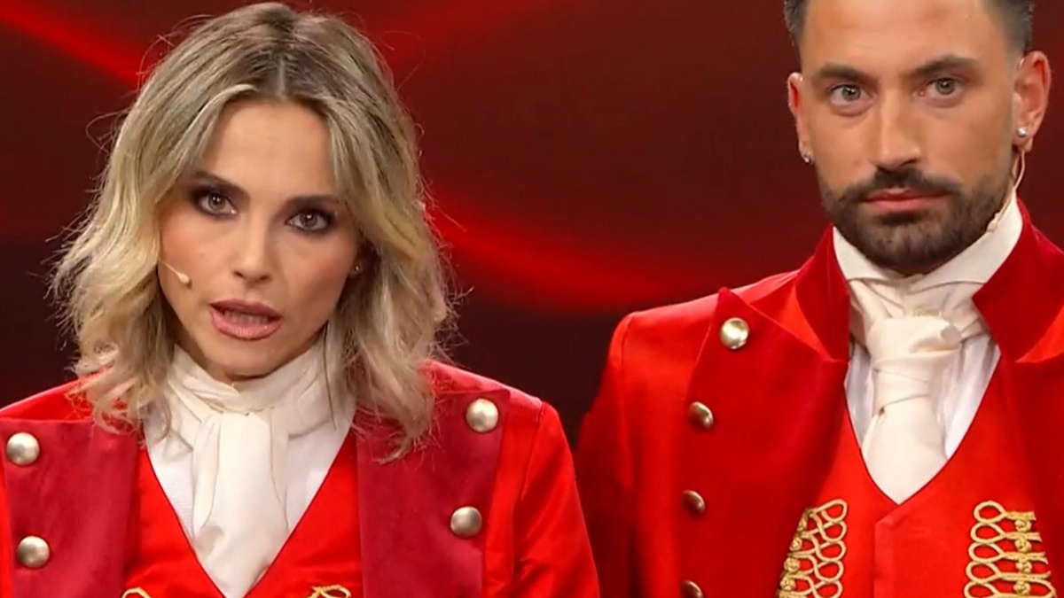 “Ballando con le stelle”, Fialdini shock: questa proprio non ci voleva “Ballando con le stelle”, Fialdini shock: questa proprio non ci voleva