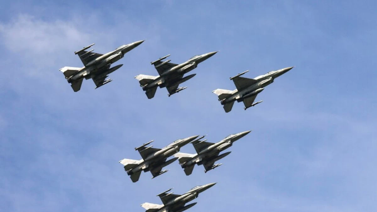 Immagine di esplosioni notturne durante l'attacco russo in Ucraina