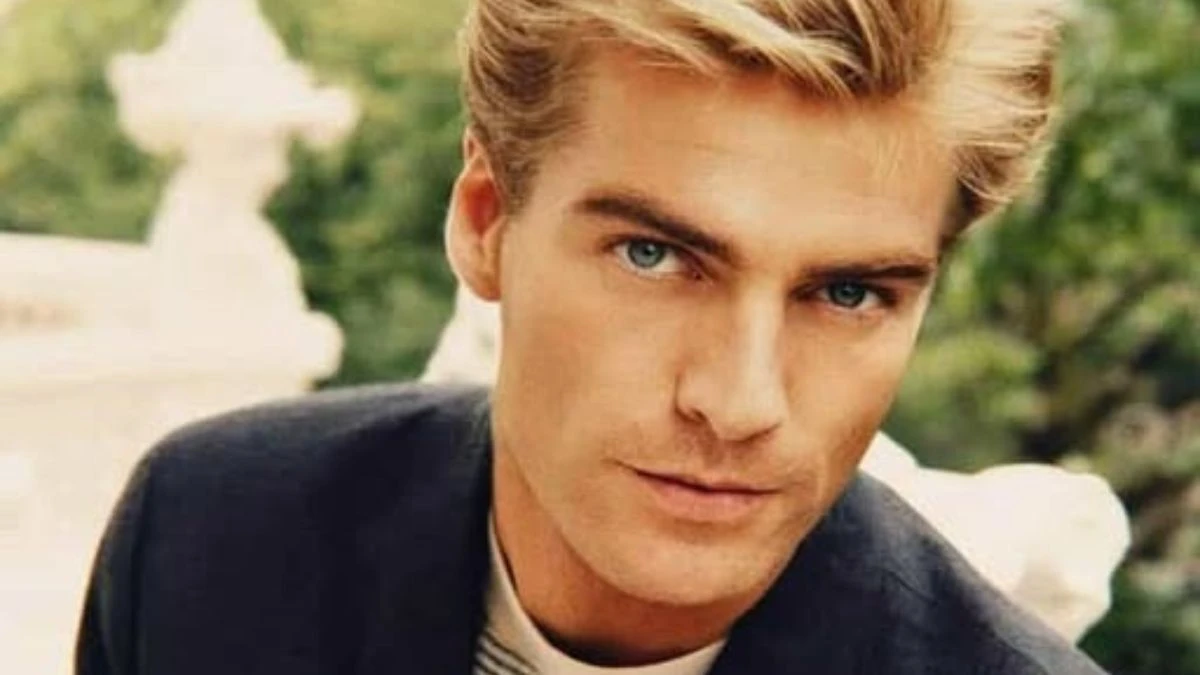 Foto emozionale dedicata all’annuncio della scomparsa di una leggenda della musica