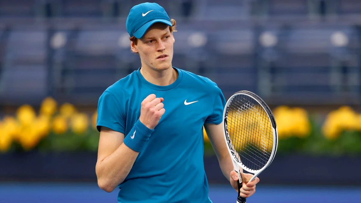 Jannik Sinner durante la premiazione alle Atp Finals