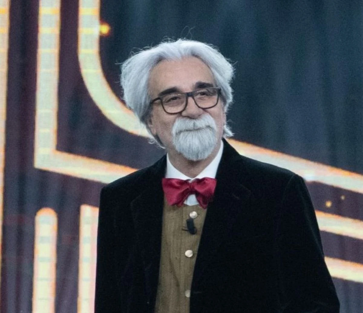 Ritratto di Peppe Vessicchio durante la cerimonia funebre