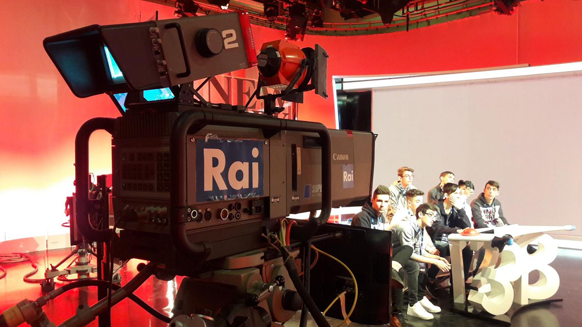 la rai chiude il famoso programma la conduttrice sbotta epurata da Tvzap.it la rai chiude il famoso programma la conduttrice sbotta epurata