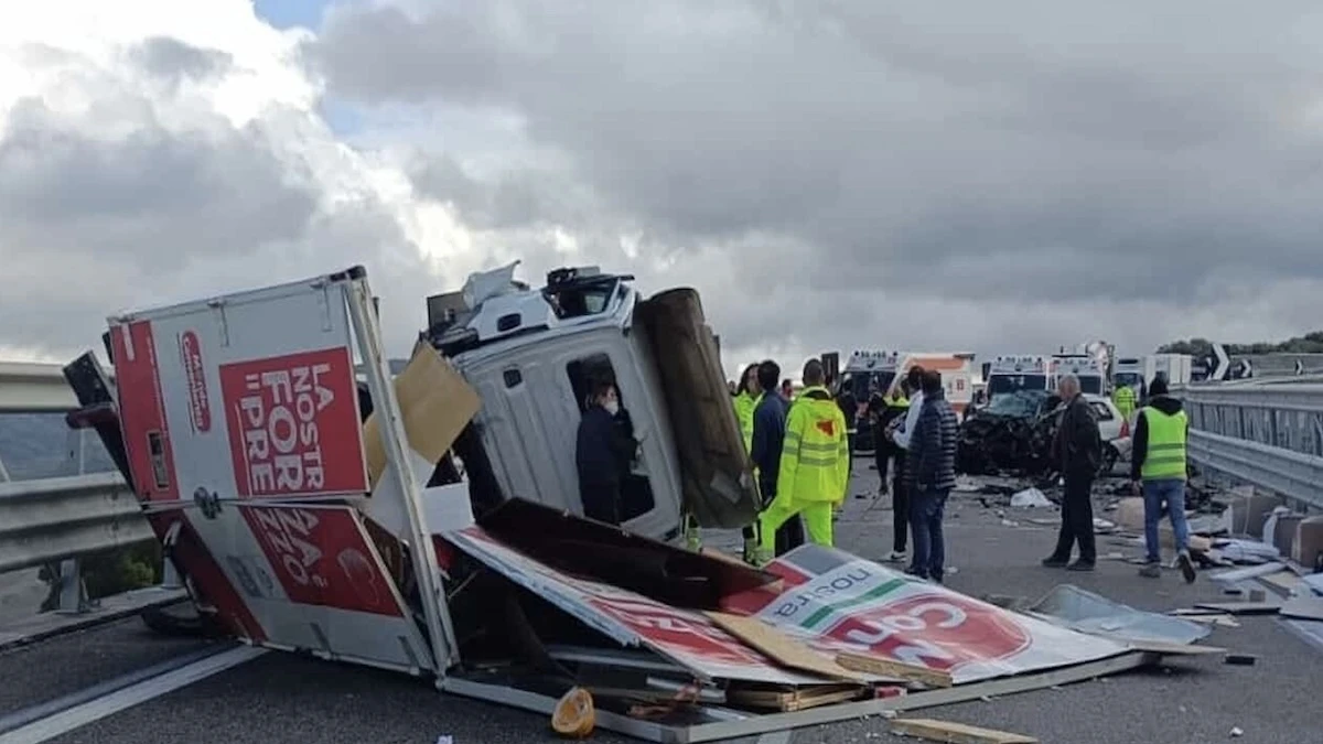 Incidente devastante in Italia, contromano sulla statale: morti e feriti