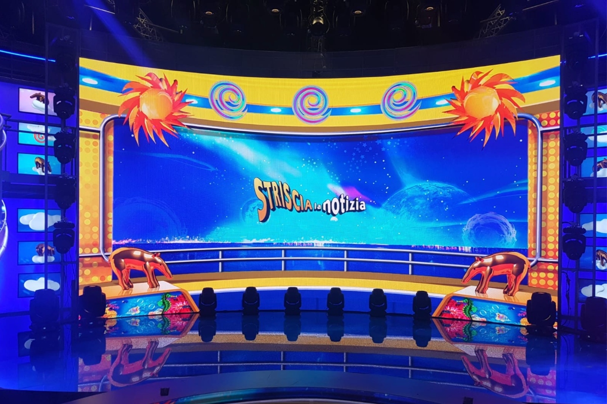 striscia la notizia addio a due amati volti del programma 200 il momento di iniziare una nuova fase