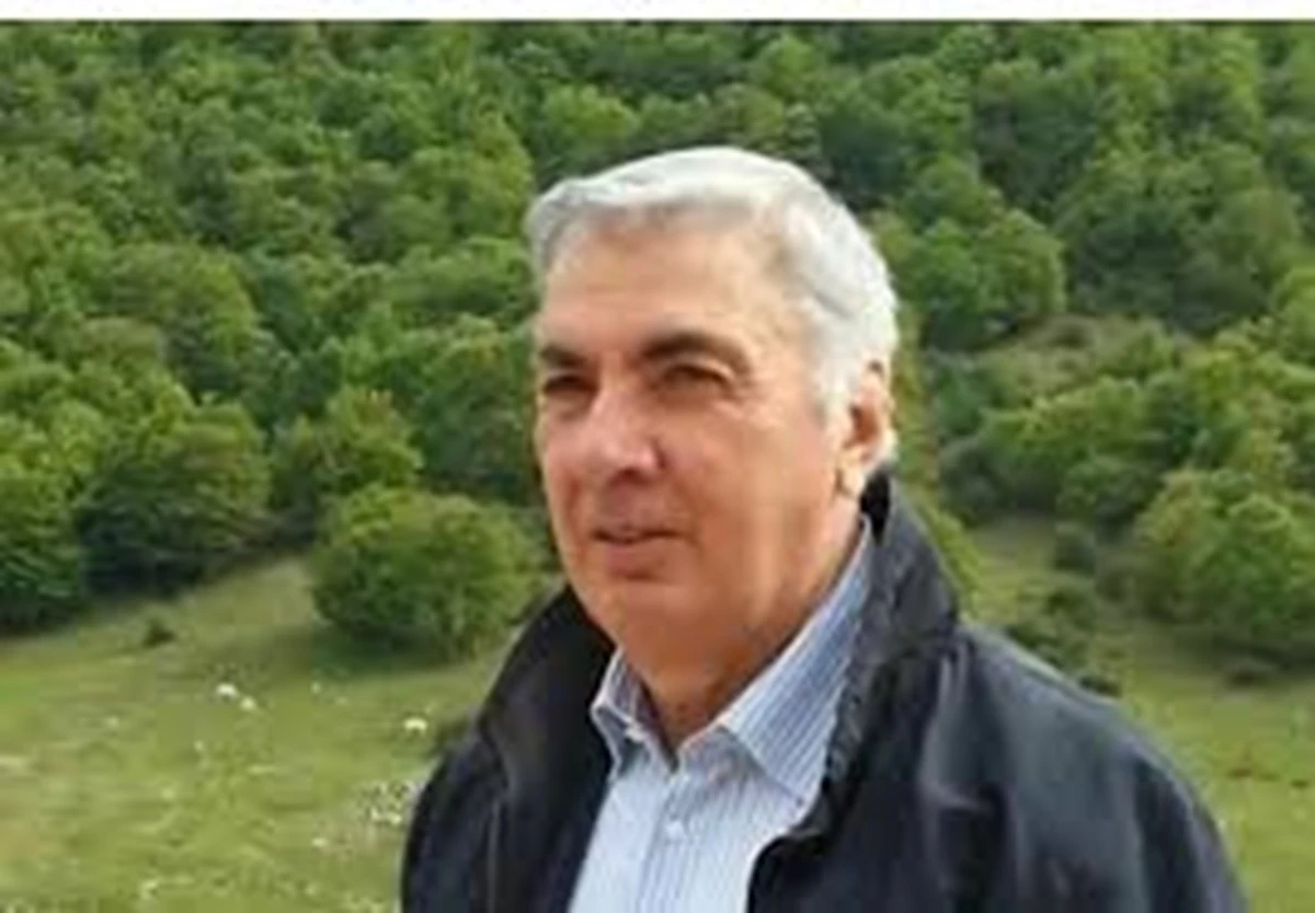 Antonio Torriero, medico stimato e amministratore, durante una cerimonia pubblica