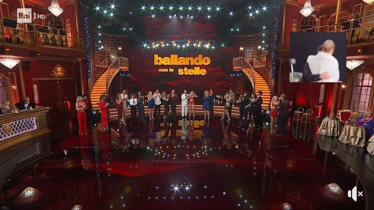 Milly Carlucci in studio durante Ballando con le Stelle