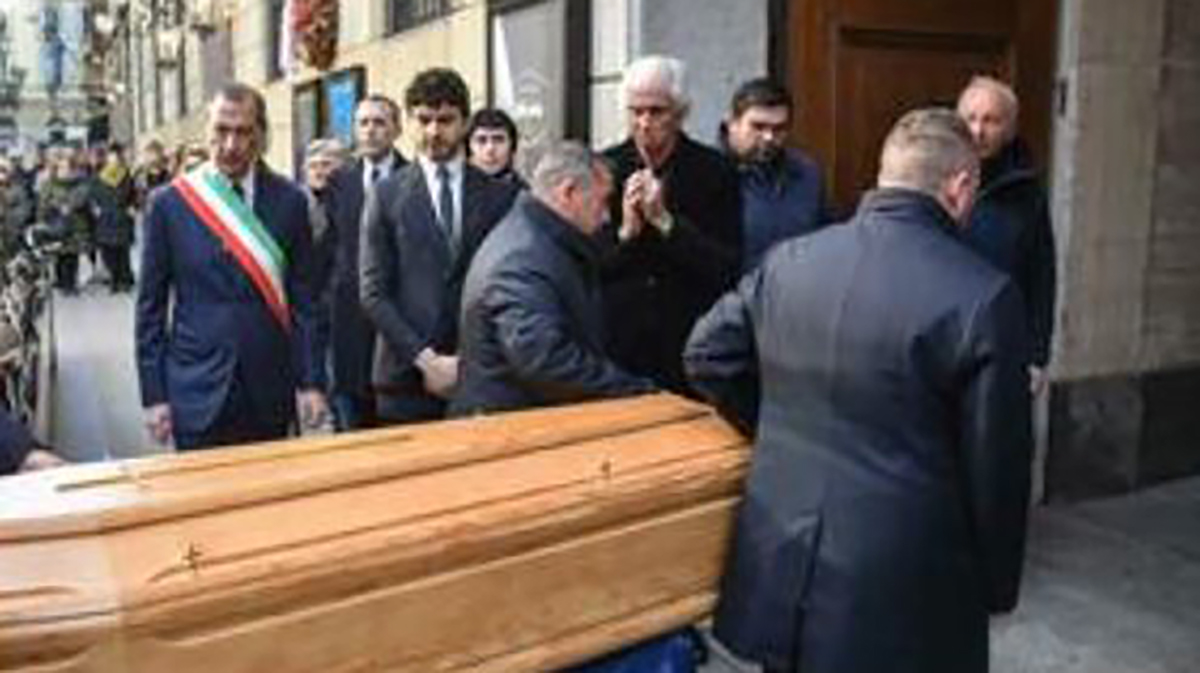 Ornella Vanoni, il dettaglio sulla bara non sfugge: italiani in lacrime