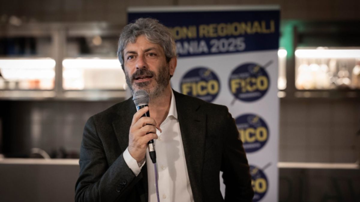 Roberto Fico nuovo presidente della Campania: chi è il volto del dopo De Luca