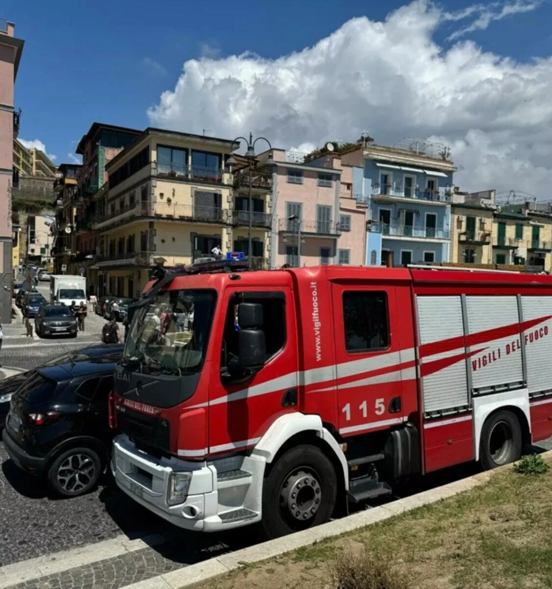 Sequenza sismica ai Campi Flegrei: immagini dalla zona colpita