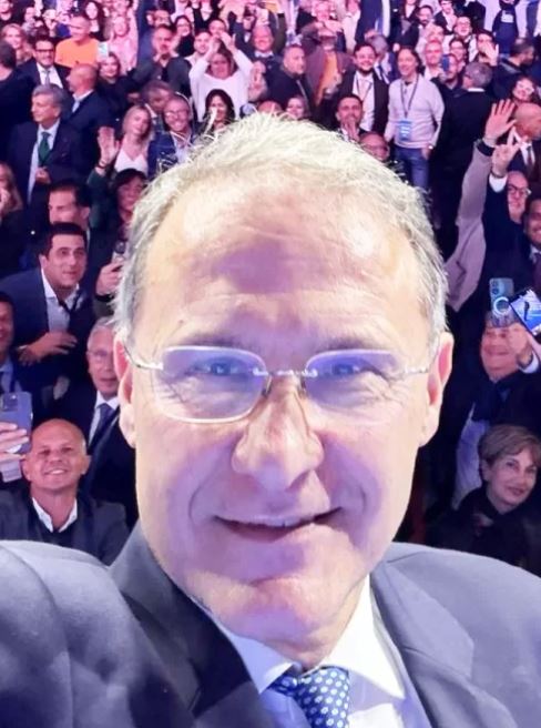 Regionali Campania, sfida tra Fico e Cirielli: chi è in vantaggio nei sondaggi