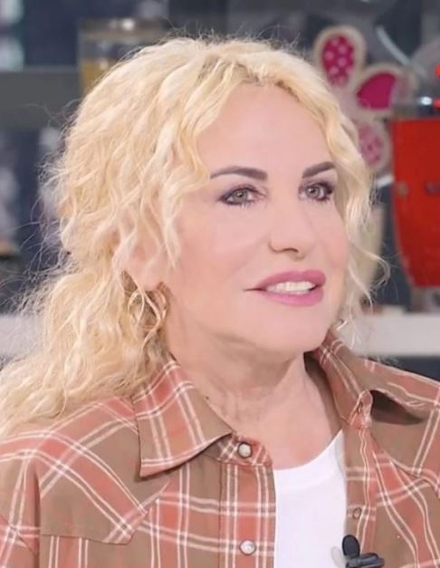 Antonella Clerici chiude la puntata di The Voice e poi arriva la notizia: clamorosa!