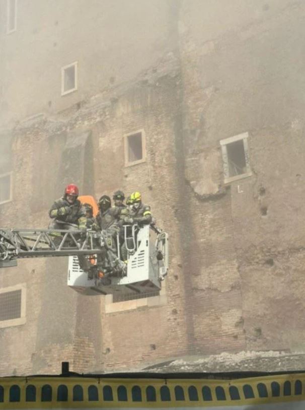Torre dei conti, perché è crollata: l’ipotesi spaventosa dietro la tragedia