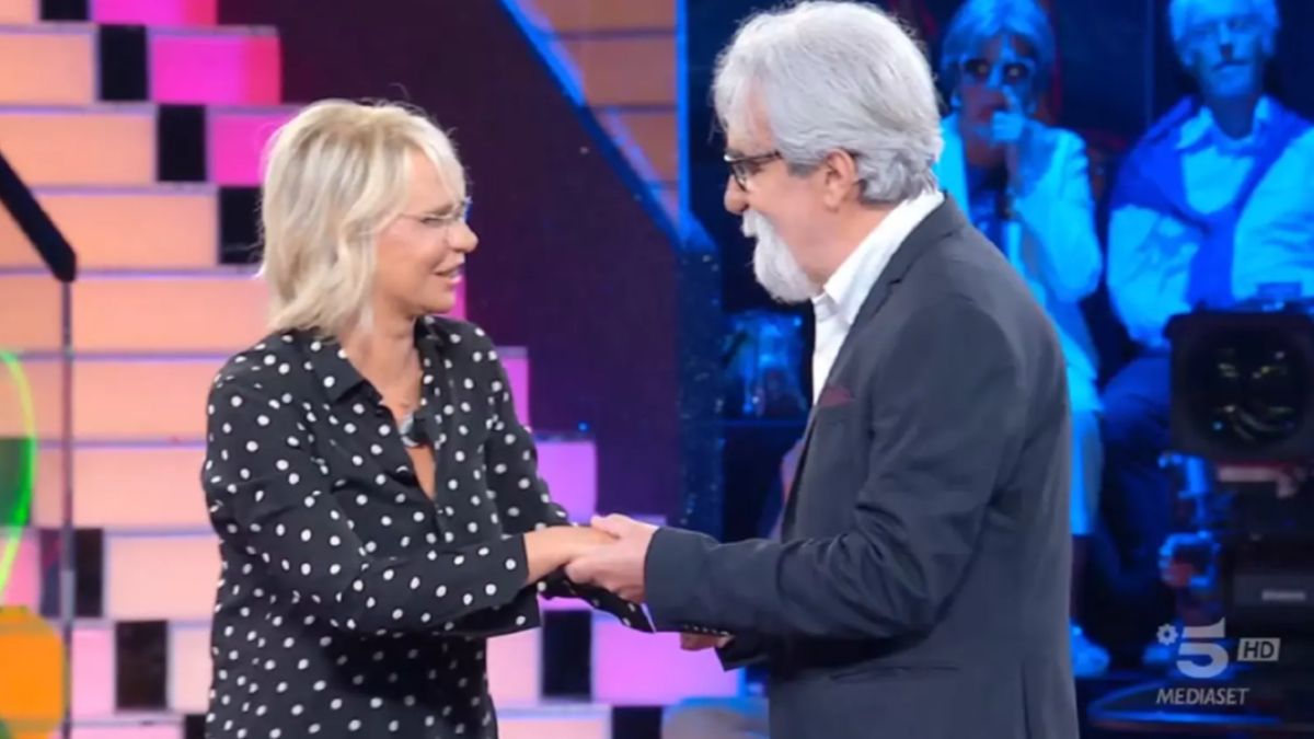 Peppe Vessicchio, l’ultima apparizione in Tv e il duetto virale con Maria De Filippi (VIDEO)