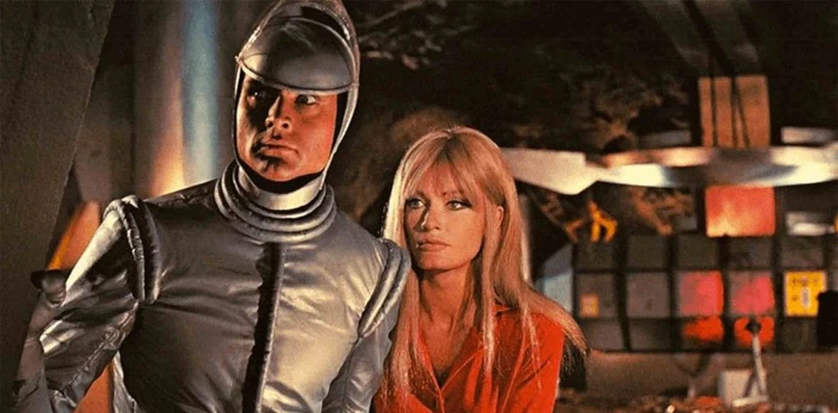 Scena dal film Diabolik di Mario Bava con Hillinger