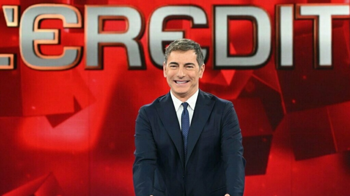 “L’Eredità” sbanca gli ascolti tv, la Rai ci punta: la contromossa per sbaragliare Mediaset “L’Eredità” sbanca gli ascolti tv, la Rai ci punta: la contromossa per sbaragliare Mediaset