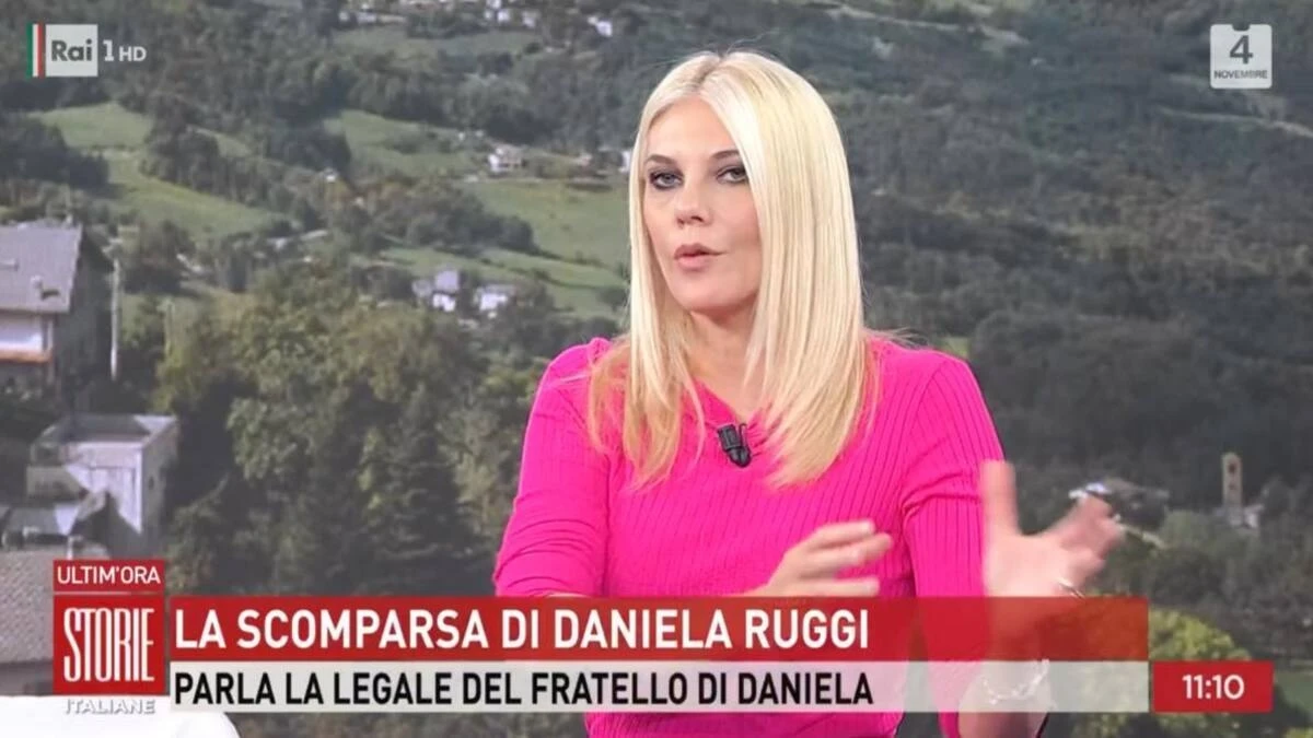 Eleonora Daniele durante la puntata di Storie Italiane