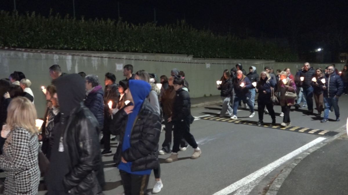 leonardo morto all8217asilo 232 successo alla fiaccolata grande dolore da Tvzap.it leonardo morto all8217asilo 232 successo alla fiaccolata grande dolore