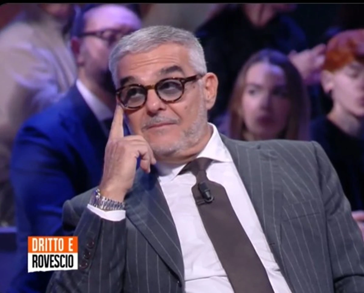 Primo piano di un avvocato durante la trasmissione Dritto e rovescio