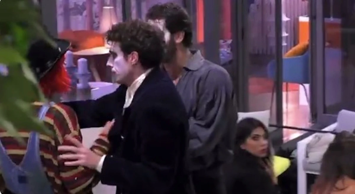 Simone De Bianchi ribalta il tavolo nella casa del Grande Fratello