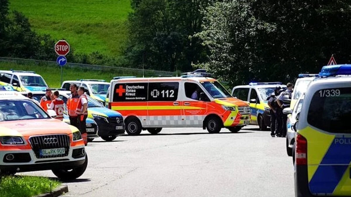 Uccide moglie, figli e sorella: poi il gesto estremo. Strage familiare Uccide moglie, figli e sorella: poi il gesto estremo. Strage familiare