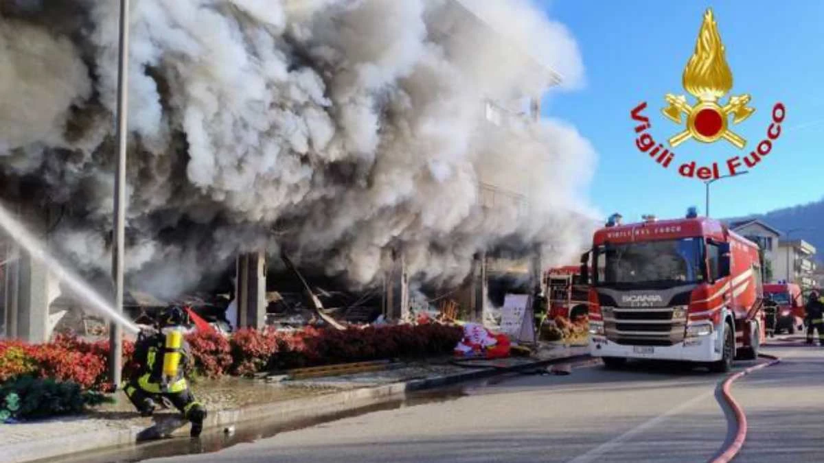 “Terribile”. Violento incendio nella cittadina italiana: cos’è successo