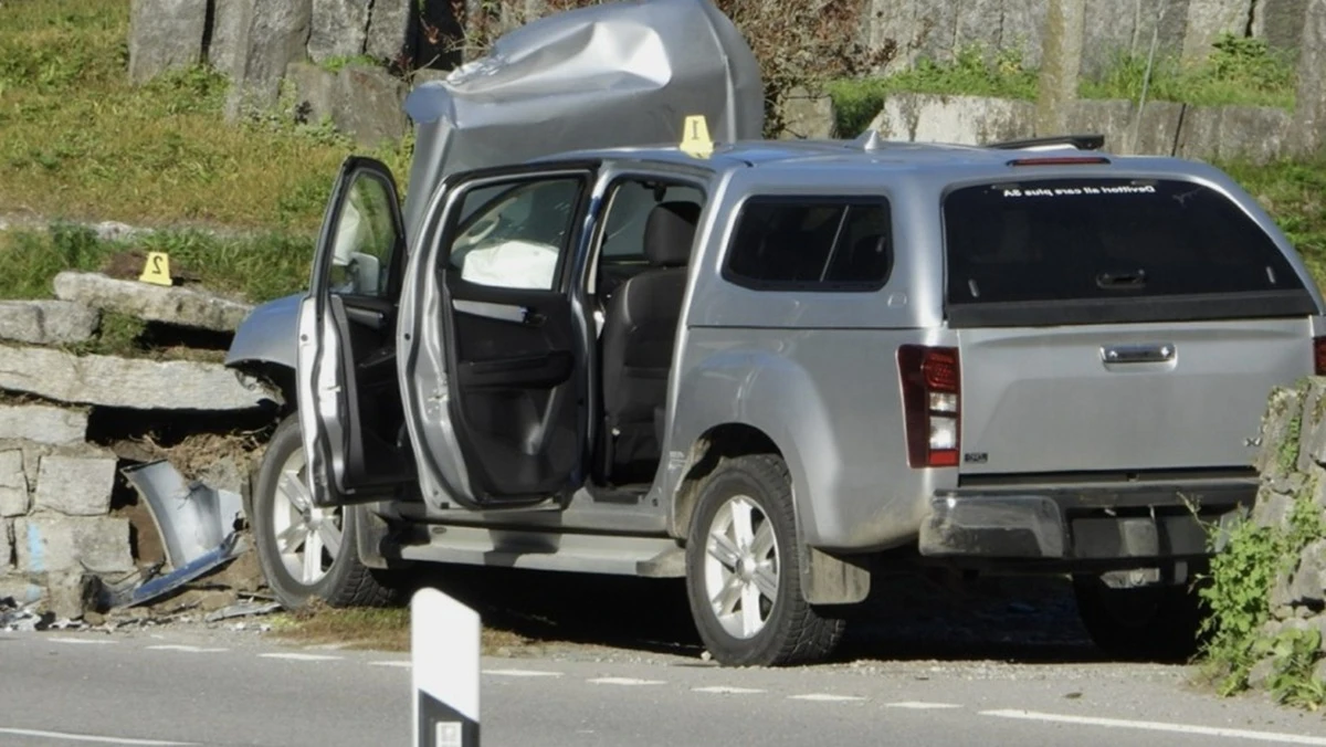 “Provinciale chiusa”. Schianto tremendo, traffico interrotto: polizia e ambulanze sul posto