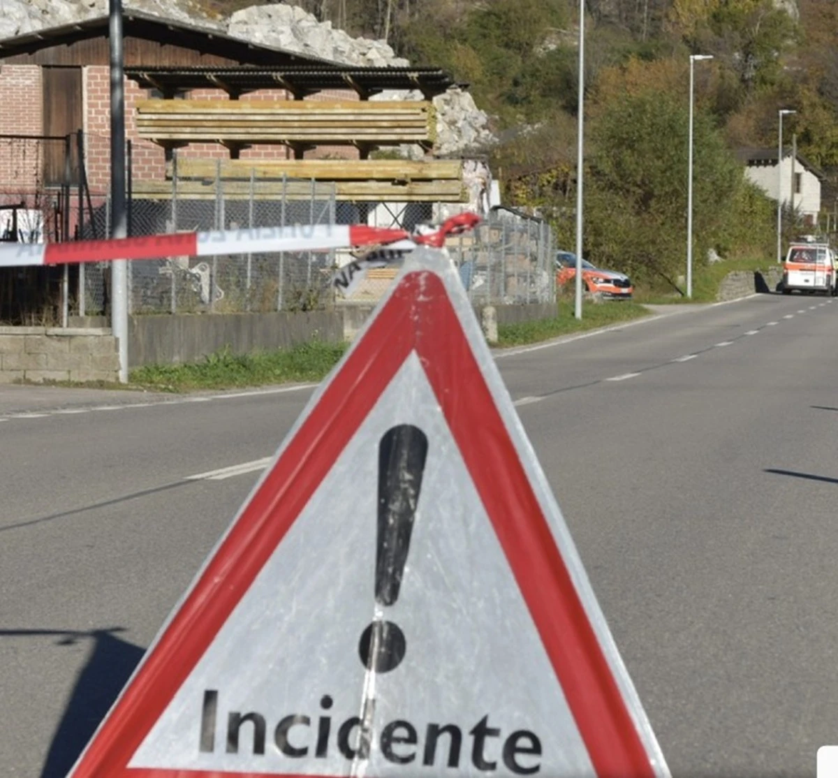 Squadre di soccorso e polizia intervengono a Lodrino