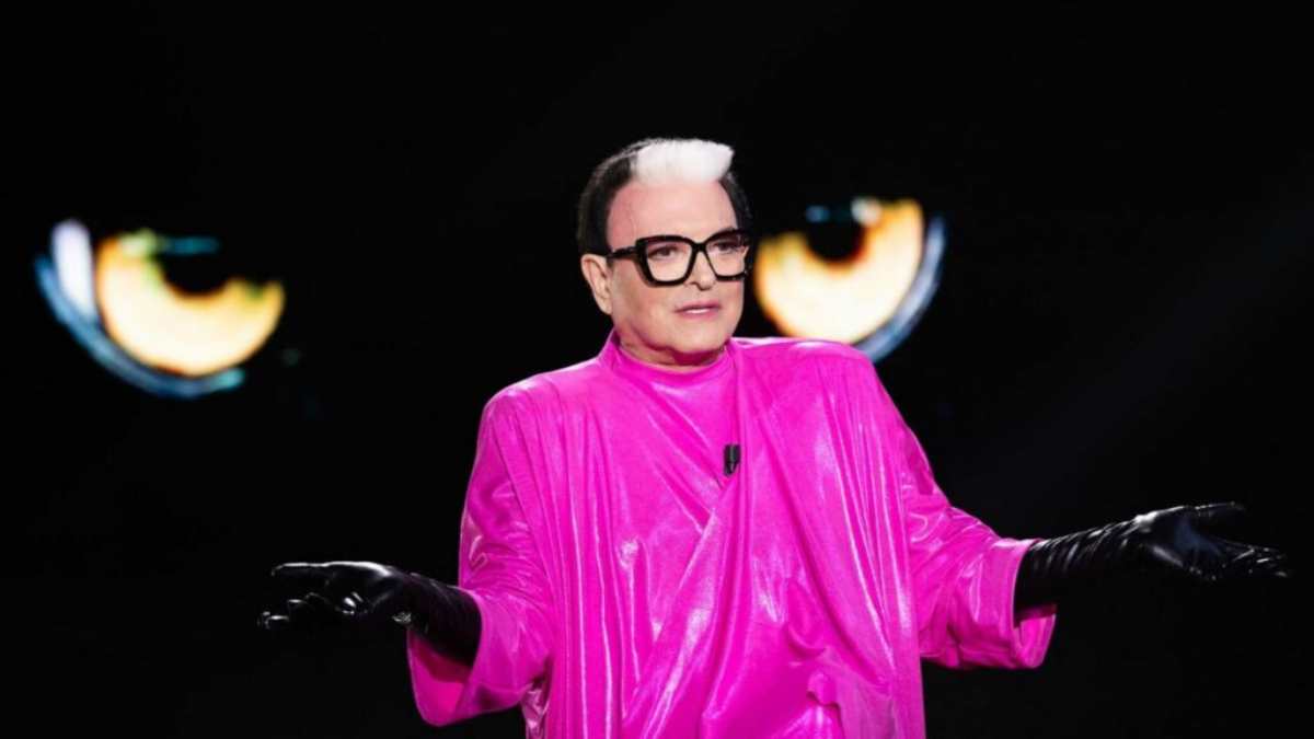 “Ce l’ho tatuato proprio là…”. Malgioglio spumeggiante a Belve, la rivelazione imbarazza Fagnani “Ce l’ho tatuato proprio là…”. Malgioglio spumeggiante a Belve, la rivelazione imbarazza Fagnani