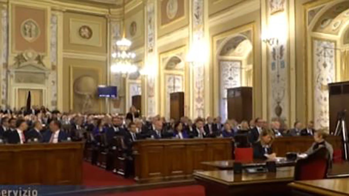 Tempesta giudiziaria! Si è dimesso dalla carica Tempesta giudiziaria! Si è dimesso dalla carica