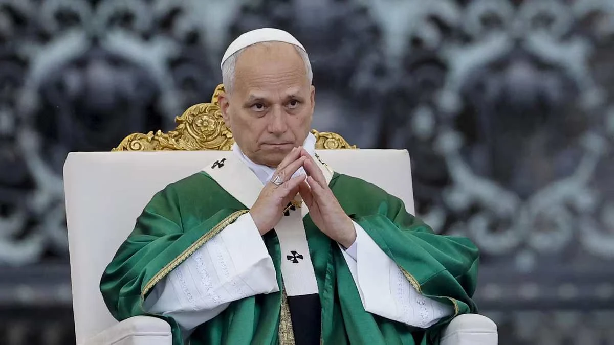 Papa Leone XIV durante un incontro ufficiale in Vaticano