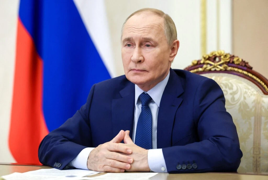 Il presidente russo Vladimir Putin durante una conferenza stampa