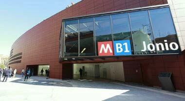 Ingresso della stazione Jonio della metro di Roma, luogo dell'aggressione