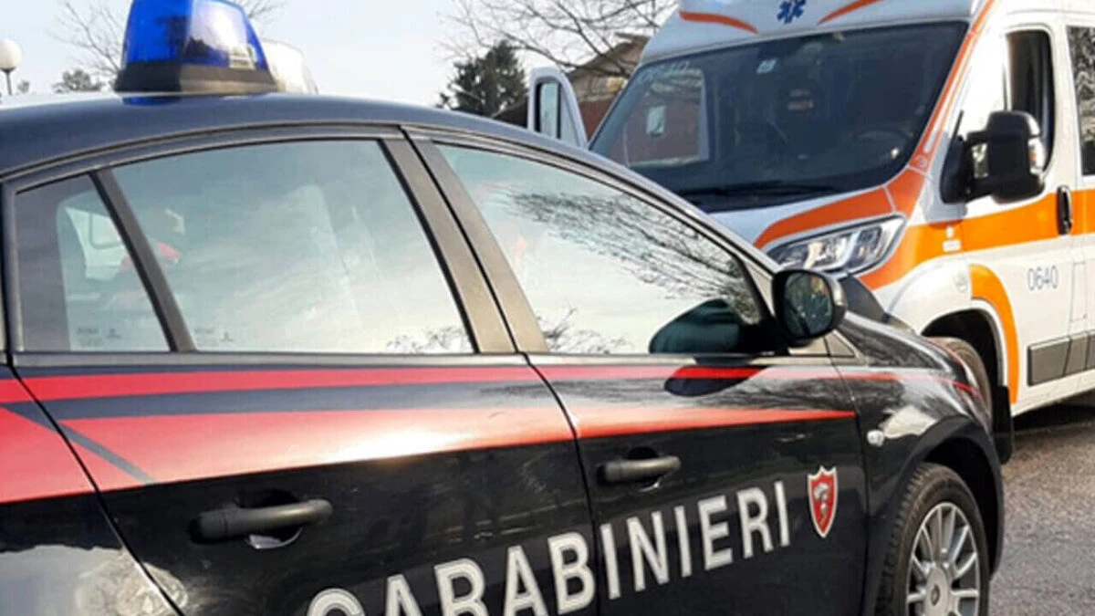 Carabinieri e ambulanza 118 presenti sul luogo dell