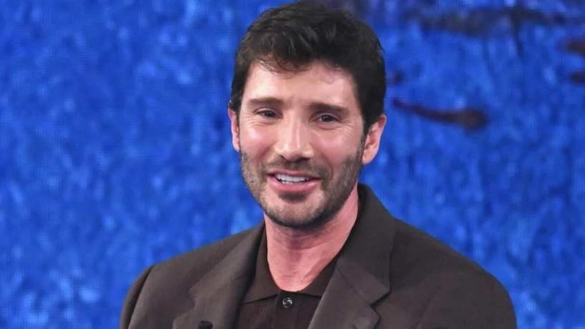 Stefano De Martino, gossip bomba nel mondo dello spettacolo: chi sarebbe la sua nuova fiamma Stefano De Martino, gossip bomba nel mondo dello spettacolo: chi sarebbe la sua nuova fiamma
