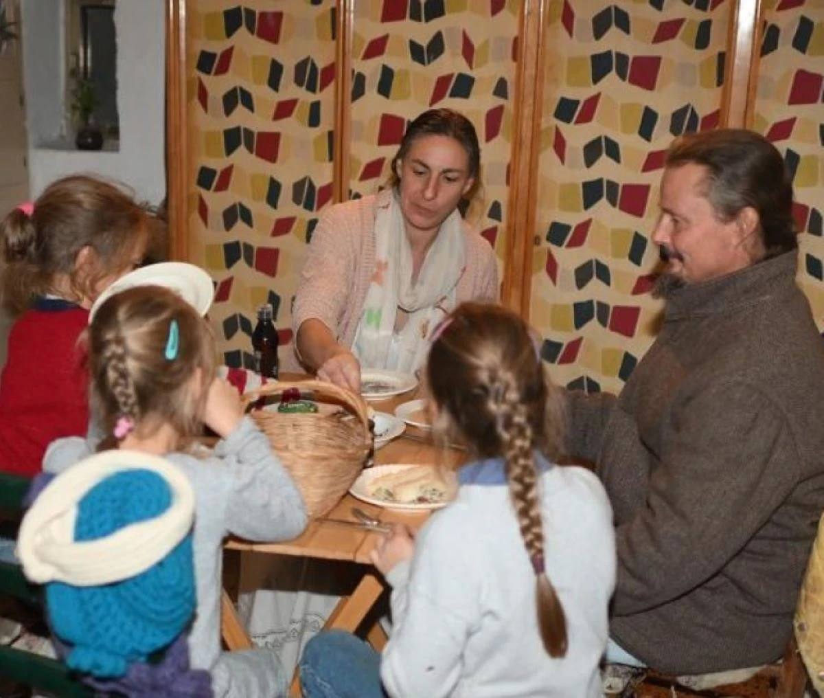 Catherine e Nathan, genitori della famiglia del bosco di Palmoli