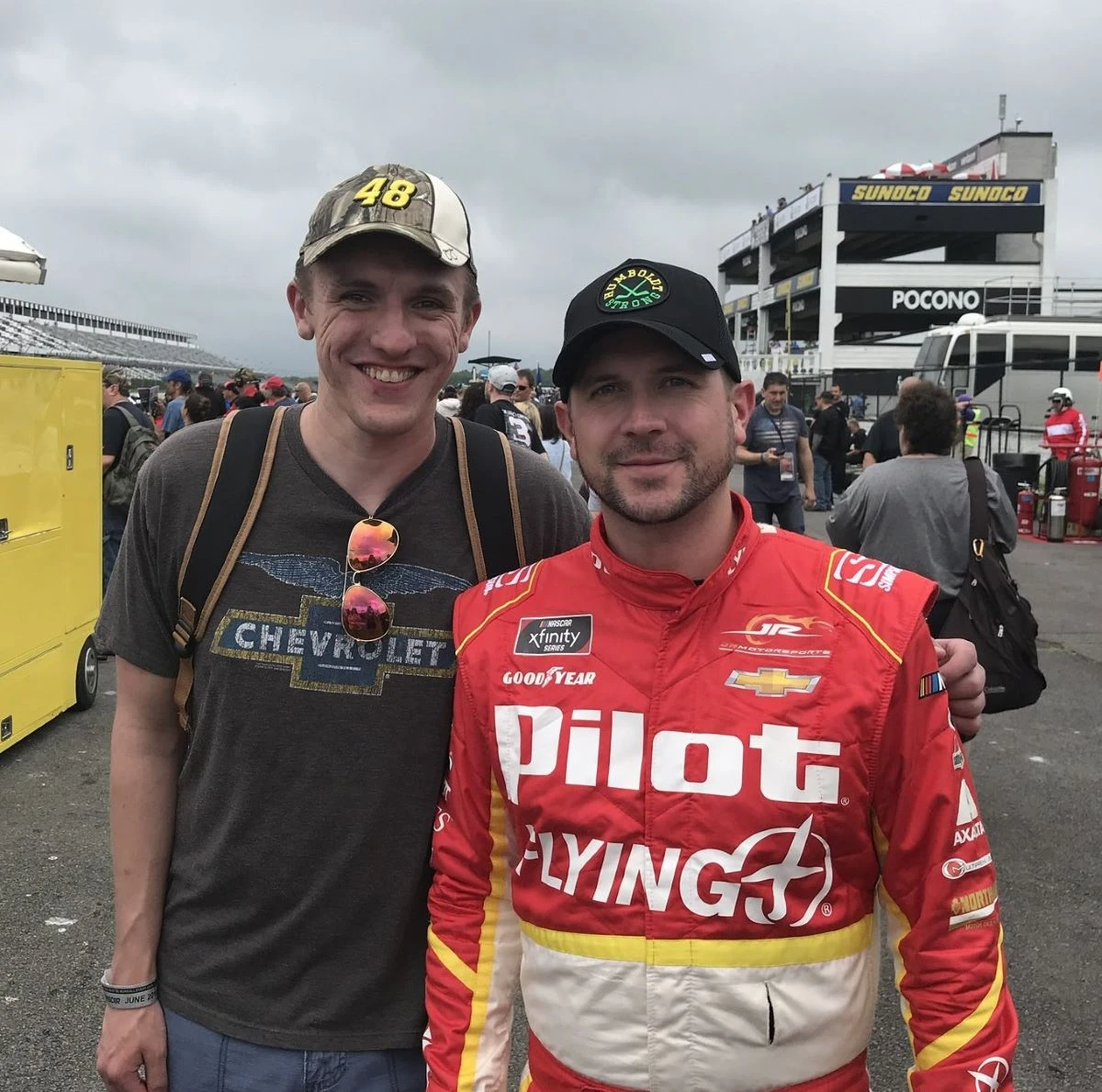 Michael Annett durante una gara Nascar