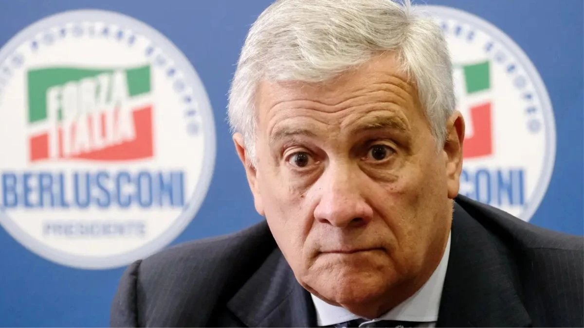 Simbolo di Forza Italia e riferimento alla famiglia Berlusconi